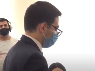Հույս ունեմ՝ քննիչը չի իջնի կամ չէր իջնի ՀՔԾ պետի մակարդակին. Բադասյանը հրապարակեց Ազարյանի եւ ՀՔԾ քննիչի զրույցը
