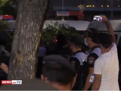Полицейские подвергли приводу нескольких граждан у здания суда