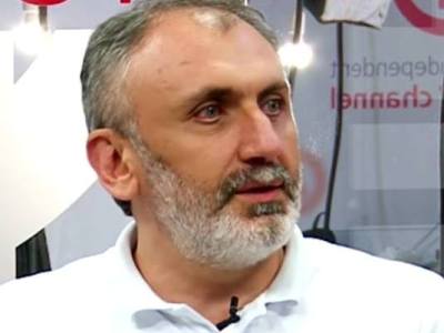 Այսօր 77 տարեկանում կորոնավիրուսից մահացավ հայրս՝ Աքիլես Մարտիրոսյանը. Արմեն Մարտիրոսյան