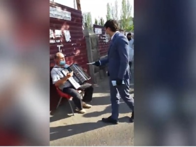 Էլեմենտար կուլտուրա ունեցեք, հարցրեք, նոր նկարեք. քաղաքացին՝ Հակոբ Արշակյանին
