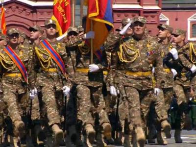 Մոսկվայում Հաղթանակի զորահանդեսում երթով անցել է Հայաստանից զինվորական շարասյունը