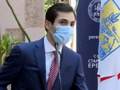 Քաղաքական իմաստով անդեմ մի մարդ մեծ-մեծ ելույթներ է ունենում․ կարող եք գնալ բուլվարներում ման գալ. Խաժակյանը՝ Երիցյանին