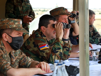 Արայիկ Հարությունյանն այցելել է ՊԲ «Տիգրանակերտ» զորավարժարան. զորավարժությանը ներկա էին ՀՀ ԳՇ պետի, ՊԲ նախարարը
