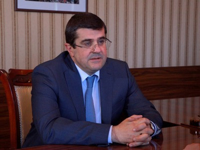 Ես եմ ընտրում, թե ով կարող է ինձ օգնել կամ խորհուրդ տալ, դա հանրային քննարկման թեմա չէ. Արցախի նախագահ