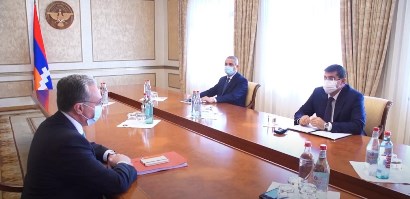 Արցախի մասնակցությունը բանակցություններին ամեն ինչից բացի պրակտիկ խնդիր է. Զոհրաբ Մնացականյանը՝ Արցախի նախագահին