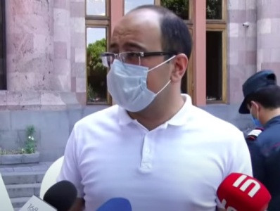 Ուզում եք ասել՝ երկրից մի քանի ինքնաթիռ ծխախոտ է դուրս բերվում, ու կառավարությունը տեղեկացված չէ՞ր. Մամիջանյան