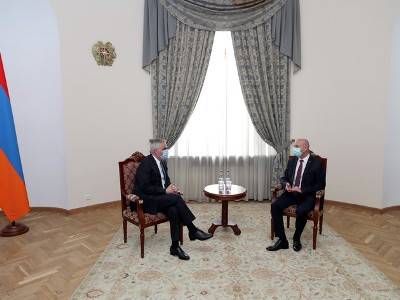 Մհեր Գրիգորյանը հանդիպել է ՀՀ-ում իր առաքելությունն ավարտող Բելառուսի դեսպանի հետ