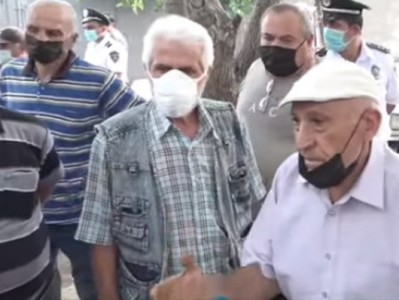 Բողոքի ակցիա Երեւանում. քաղաքապետարանը 1 ամիս ժամանակ տվեց հնամաշ իրերի շուկայի առևտրականներին