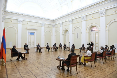 Մեր երկրների բարեկամությունը հարատեւ է. Արմեն Սարգսյանը հյուրընկալել է իտալացի բուժաշխատողների խմբին
