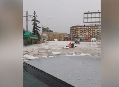 Գյումրիում փրկարարները նավակով են օգնության հասնում քաղաքացիներին