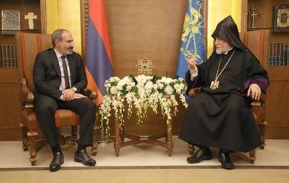 Արամ Ա Կաթողիկոսը ՀՀ վարչապետի հետ զրույցում զորակցություն է հայտնել Հայոց բանակին