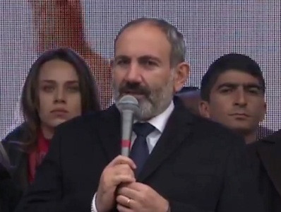 Փաշինյանը տեսանյութ է հրապարակել, որտեղ ինքն արտասանում է Հովհաննես Թումանյանի «Հայրենիքիս հետ» բանաստեղծությունը