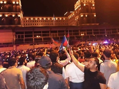 Բաքվում բանակի աջակցության հանրահավաքն ավարտվել է ջրցաններով ցուցարարներին ցրելով