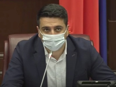 Պատգամավորներ ենք ունեցել, որոնք իրար փոխարեն կնոպկա են սեղմել, եւ որեւէ մեկը դրանից չի էլ ամաչել. Ալեն Սիմոնյան