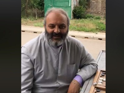 «Մեր բանակը պարզապես մաստեր կլաս է ցույց տալիս». Չինարիում ռմբակծության տակ նարդի են խաղում