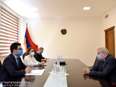 Ռուստամ Բադասյանը ՌԴ դեսպանի հետ քննարկել է սահմանադրական փոփոխությունների ուղղությունները