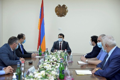 Հակոբ Արշակյանը ներկայացրել է Ռազմարդյունաբերական կոմիտեի նորանշանակ նախագահ, գեներալ-լեյտենանտ Արտակ Դավթյանին