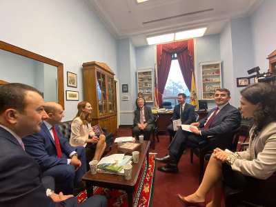 ԱԺ պատգամավորները հայ-ադրբեջանական սահմանին իրավիճակը քննարկել են ԱՄՆ կոնգրեսականներ Ֆրենք Փալոնի եւ Ադամ Շիֆի հետ