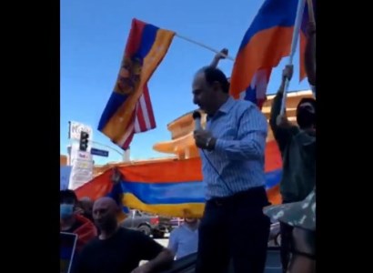 «Ադրբեջանն ագրեսոր է» «Մենք հայ զինվորի կողքին ենք»․ Լոս Անջելեսում մեկնարկել է հայ համայնքի ցույցը