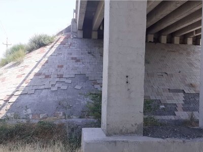 Հայր ու որդի պարբերաբար գողացել են մայրուղու կամրջի սալիկները. Մյուս զույգին հենց գողության պահին են բռնել