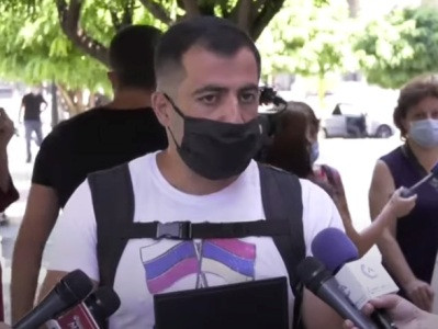 Փաշինյանը պետք է միջամտի, որ կարողանանք մեքենաներով գնալ Ռուսաստան. ՌԴ քաղաքացիները՝ կառավարության մոտ