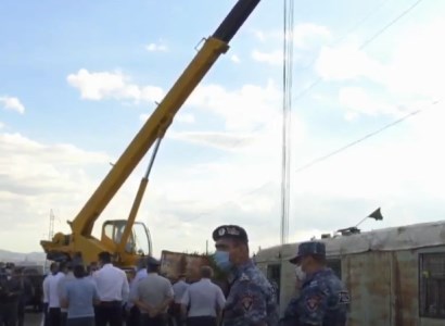 Установленные защитниками Амулсара времянки переместили