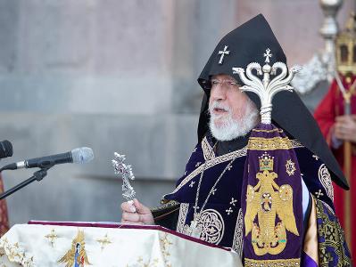 Holy Etchmiadzin holds requiem service for casualties of Beirut explosion
