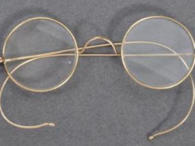 Mahatma Gandhi's glasses to be sold at auction