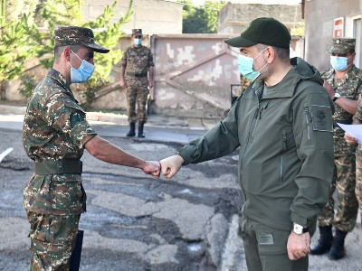 Armenia premier visits military unit (PHOTOS)