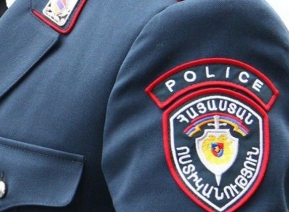 Armenia Police: 10 citizens apprehended in front of parliament
