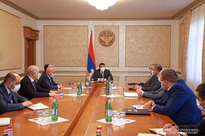Karabakh President convenes consultation devoted to support to Lebanese-Armenians