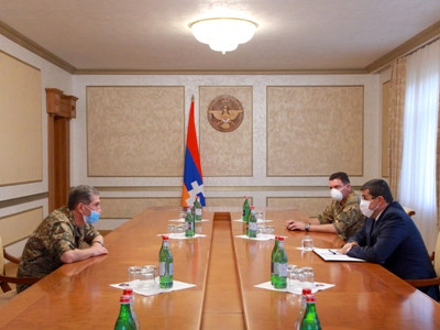 Artsakh President receives Armenia army general staff chief