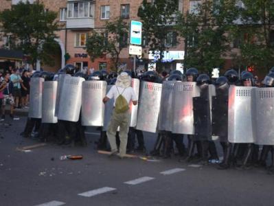 Belarus protests: Police used service weapons in Brest, one injured