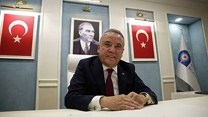 Antalya mayor tests positive for COVID-19