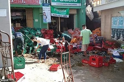 Strong quake hits Philippines