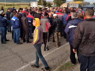 Armenia town residents reopen interstate road