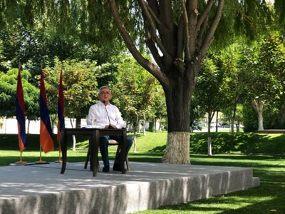Armenia ex-President Sargsyan press conference starts with tribute to April 2016 war participants