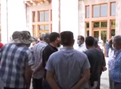Armenia village residents submit petition to government