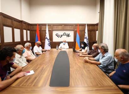 «Հայրենիք»-ը սիրիահայերի կողքին է․ կուսակցության գրասենյակում հյուրընկալվեցին մի խումբ սիրիահայ արհեստավորներ