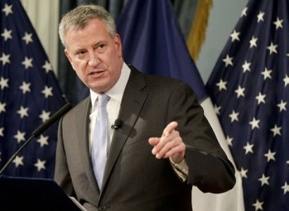New York mayor says schools can launch outdoor