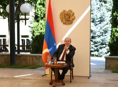 Armenia President meets with heads of travel agencies