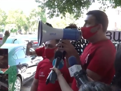 Armenia NGO members picket outside government building