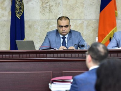 ԵՊՀ հոգաբարձուների խորհրդի նորընտիր նախագահը եղել է Հովիկ Աբրահամյանի ու Կարեն Կարապետյանի խորհրդականը