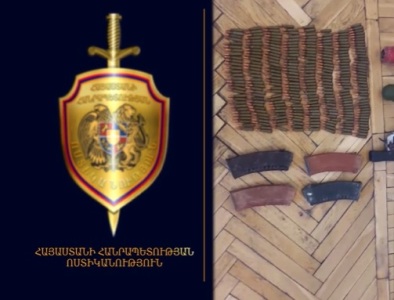 Ինքնաձիգ, ատրճանակներ, հրացաններ. ոստիկանության բաժիններում զենք-զինամթերք է հանձնվել