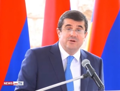 Ceremony of posthumously awarding Artur Mkrtchyan, Captain Armenak Urfanyan is held in Artsakh