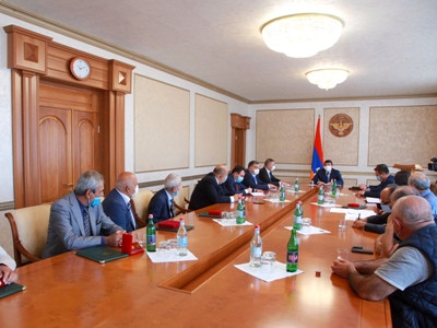 Artsakh President awards persons behind Stepanakert water supply system project