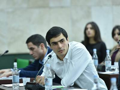 ԵՊՀ վարձավճարները բարձրացել են 70.000-160.000 դրամով․ ու՞մ են պետք «դուք եք մեր ապագան» խոսքերը. Դավիթ Ափոյան