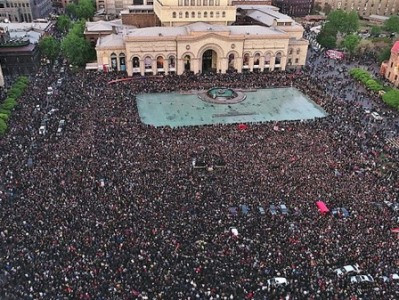 Eurasian Expert Group coordinator: Revolution in Armenia didn't lead to split from Russia