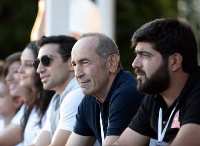 Եթե կորցնենք մեր զգոնությունը, մեր ազգային արժեքների տեղը կզբաղեցնեն կործանարար արժեքները. Ռոբերտ Քոչարյանը Սեւանում է