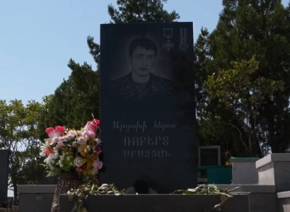 Շիրմաքարերի հետքերը երկու օր առաջ Եռաբլուրում տեղի ունեցած մոմավառության հետևանք են․ Ոստիկանություն